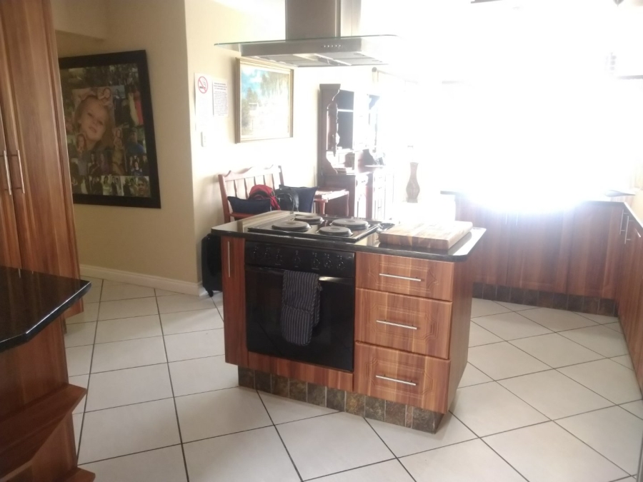 To Let 3 Bedroom Property for Rent in Reebok Western Cape